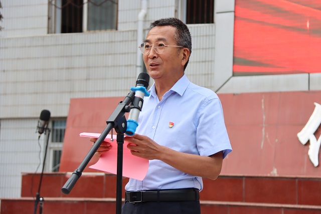 党委副书记、纪委书记卢仁虎讲话.JPG