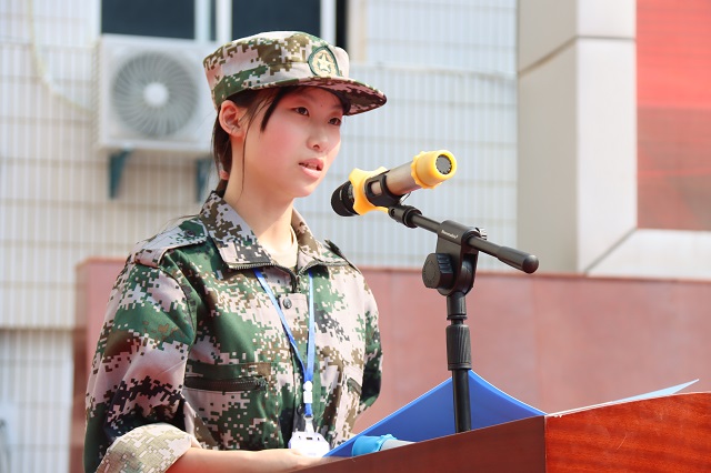 新生代表王梦琦发言.jpg