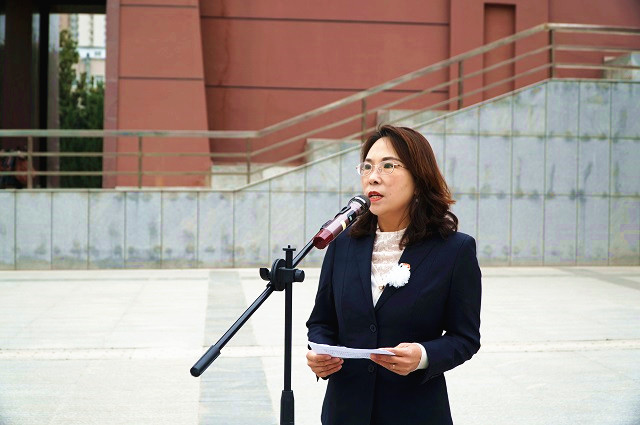 第五党支部书记马锐讲授党课.jpg