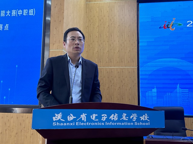 数控与机电专业科科长郭江华主持竞赛情况说明会.jpg