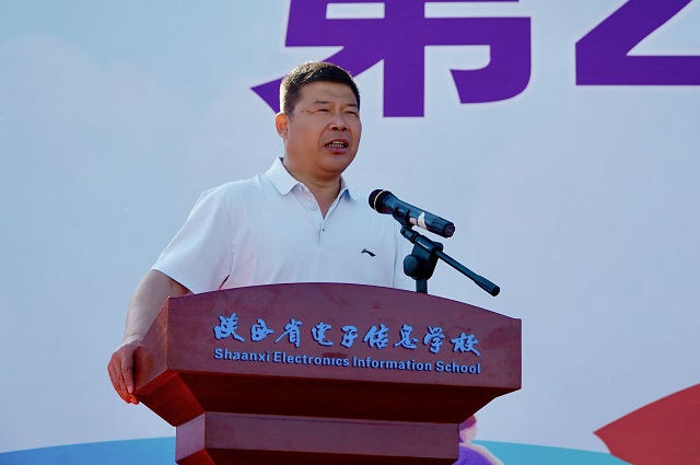 党委书记顾学福宣布第29届运动会开幕.jpg