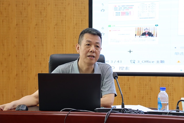 省教育科学研究院职业教育研究所研究员郭为作专题报告.jpg